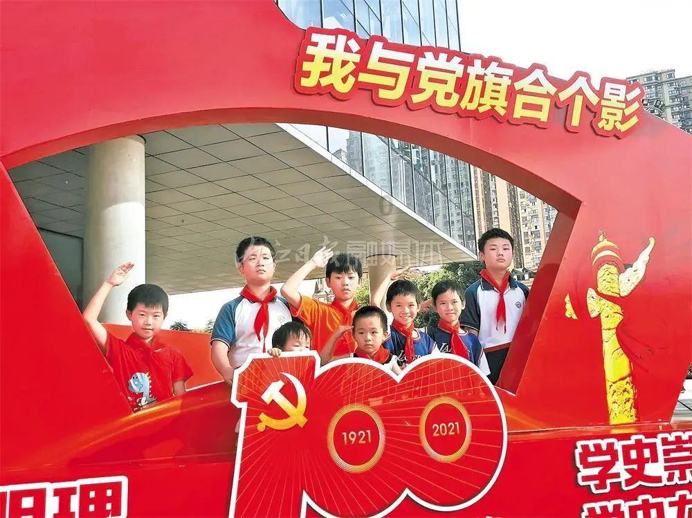 你认为家长该不该干预孩子的高考志愿？游戏画面
