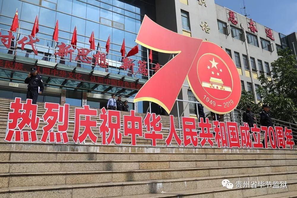 逃离大犀牛出没地