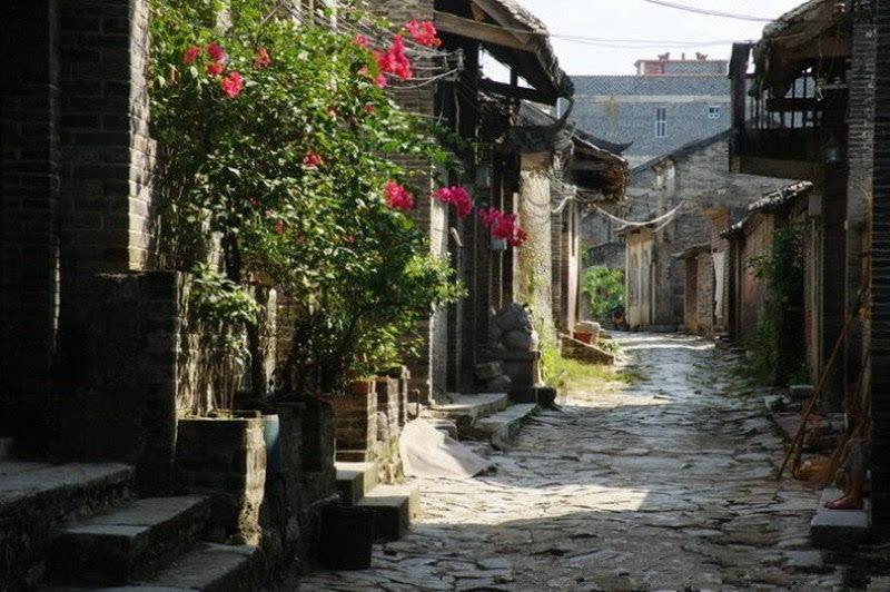 财主强占李莲英家仅有的一亩地，还令其父坐牢，李莲英出手才叫狠