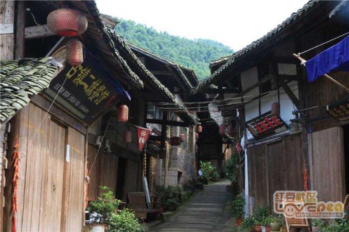 【贵州日报社论】广集众智谋发展 同心筑梦启新程｜热烈祝贺省政协十三届二次会议胜利闭幕